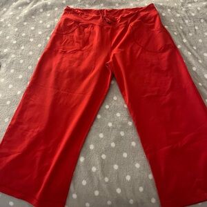 Lululemon size 10/12 Be Still Cropped Vintage Excellent Condition